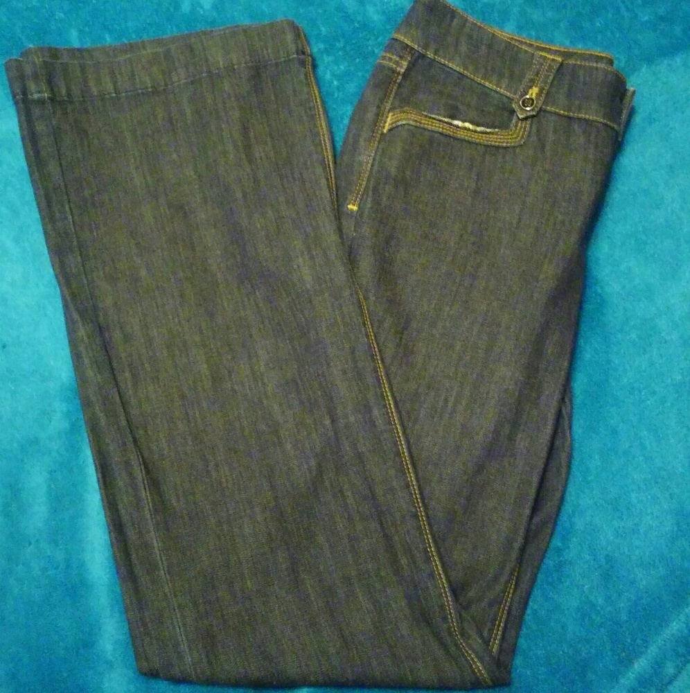 💎White House Black Market straight leg Jeans